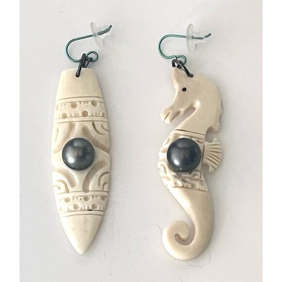 VTG Carved Seahorse & Surfboard SEA EARRINGS 3.75" Dangle Drop Gray Pearl Beads - Picture 3 of 5